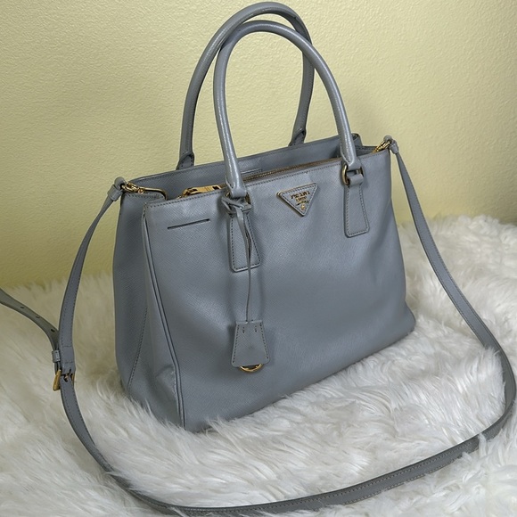 💯Authentic Prada Safiano Leather Handbag🍀 - Picture 4 of 16
